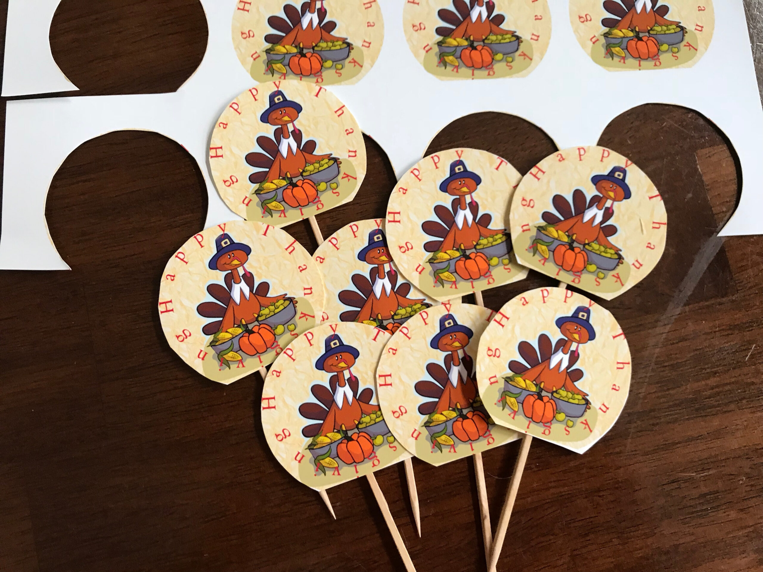 Free Thanksgiving Turkey Cupcake Toppers Printable | Celebrate in Thanksgiving Cupcake Toppers Printable Free