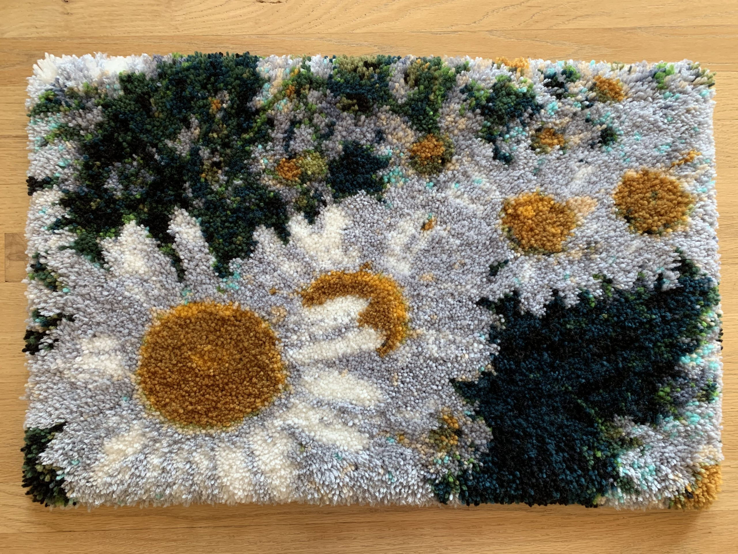 Shady Daisies Latch Hook Rug Pattern – Freese-Works with regard to Free Printable Latch Hook Patterns